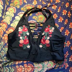 NWOT Torrid Size 2 Bikini Top